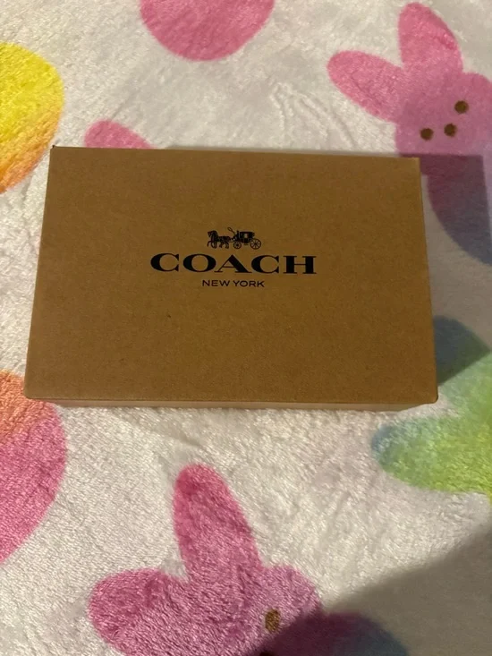 Coach Green Patent Leather Wristlet Clutch - Picture 5 of 5